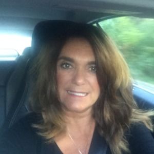 Meet your Posher, Emanuela